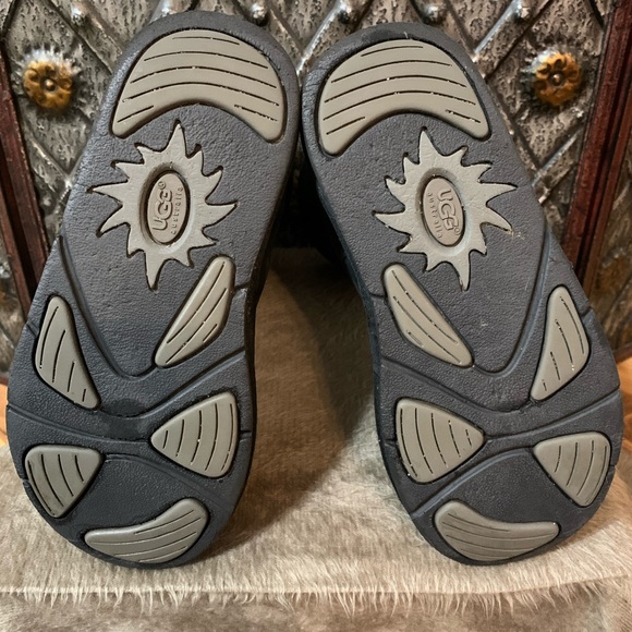 ⚜️SALE⚜️ UGG Mayfaire Boots - Picture 8 of 10